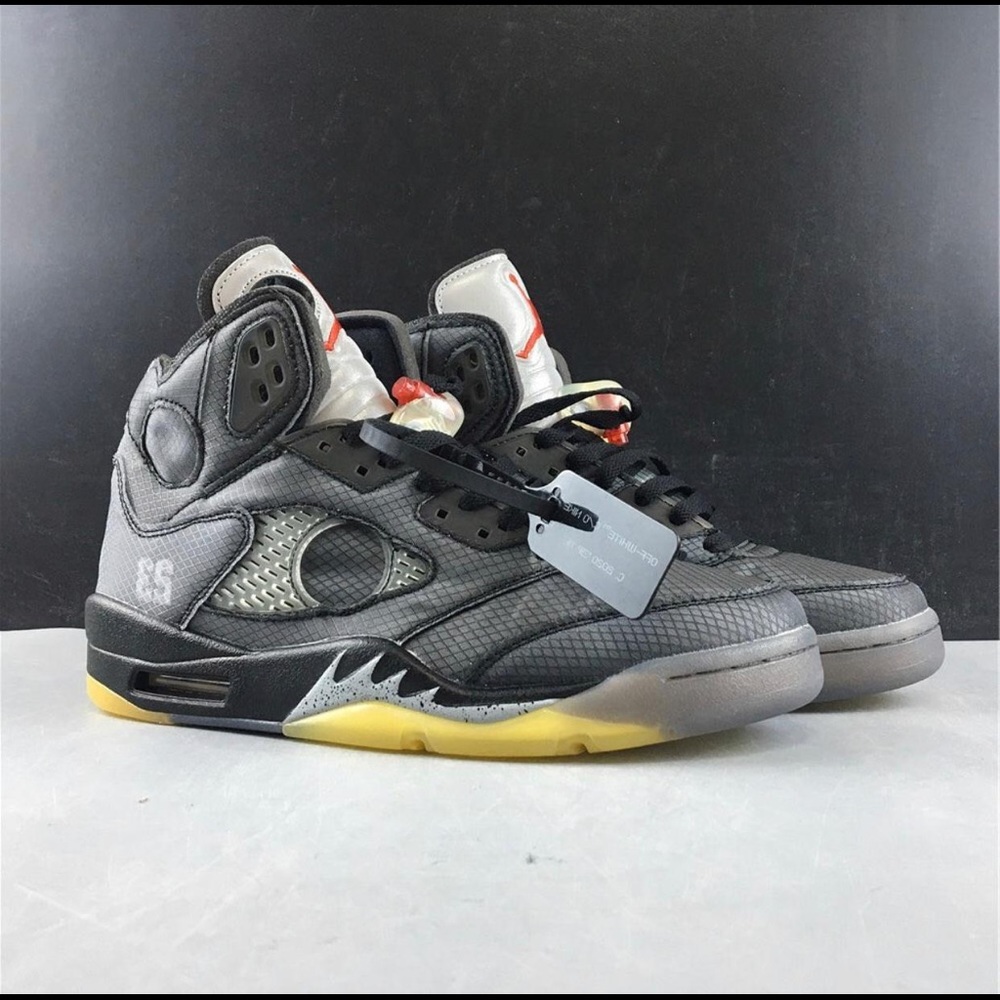 Jordan 5’s off white. Size 10.